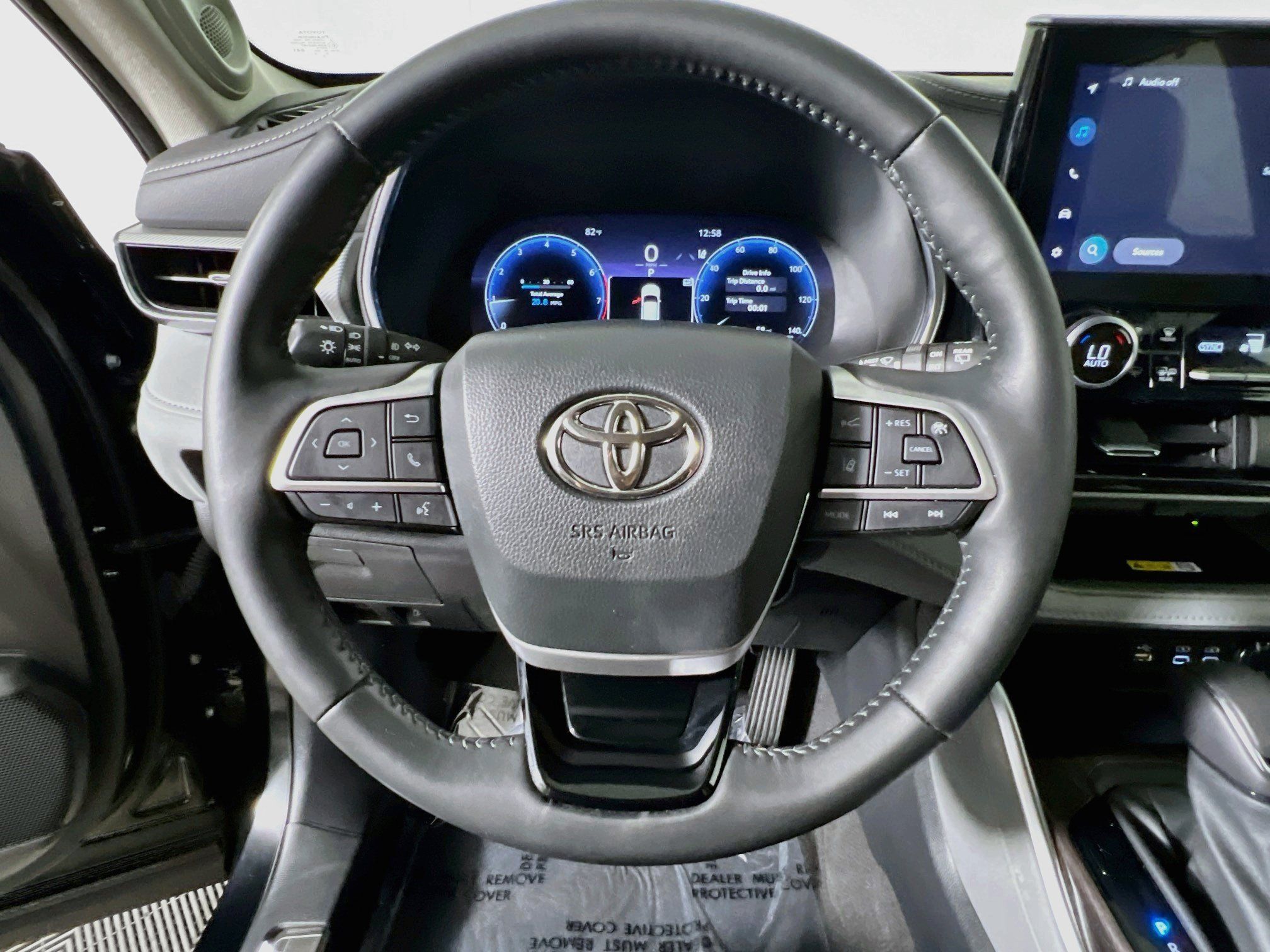 Used 2023 Toyota Highlander Platinum AWD/4WD image 18