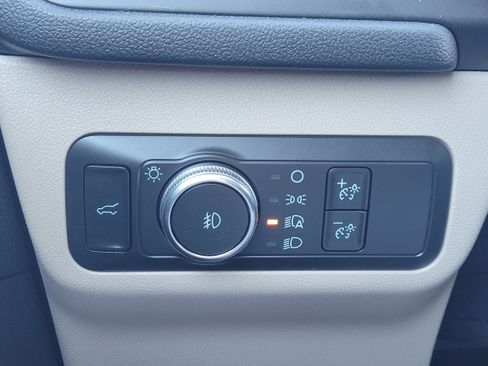 Used 2020 Ford Escape SEL image 17