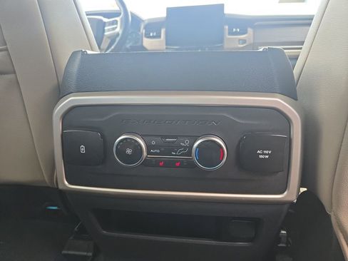 Used 2024 Ford Expedition Max Limited image 16
