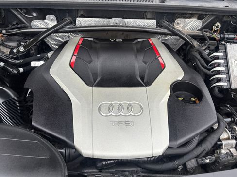 Used 2018 Audi SQ5 Prestige w/ Prestige Package image 17