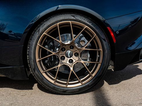 Used 2025 Aston Martin Vanquish image 7