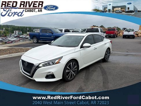 Used 2020 Nissan Altima 2.5 Platinum FWD image 1