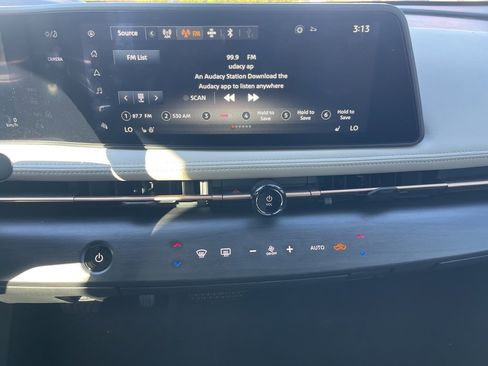 Used 2025 Nissan Ariya FWD image 9