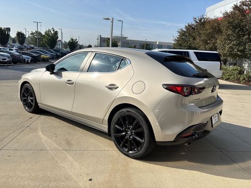 Used 2025 MAZDA MAZDA3 s Sport FWD image 7