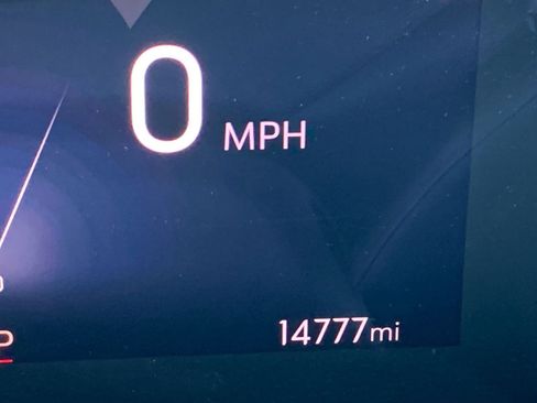 Used 2025 Buick Envista Sport Touring image 38