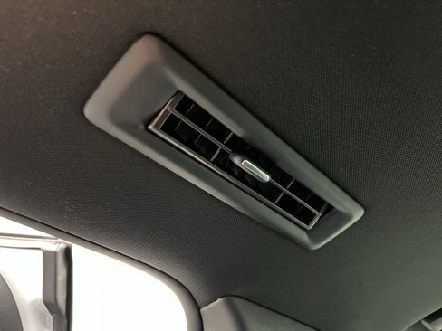 New 2026 Chevrolet Traverse LT image 21