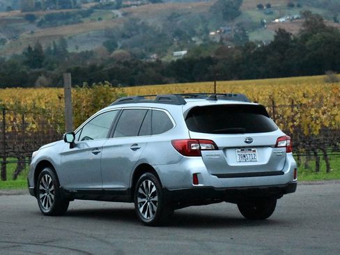 Used 2016 Subaru Outback 3.6R Limited image 7