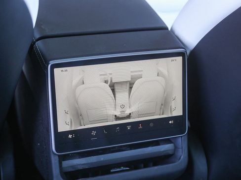 Used 2025 Tesla Model 3 Long Range RWD image 18