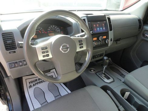 Used 2020 Nissan Frontier SV AWD/4WD image 11