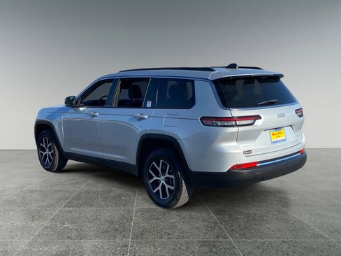 Used 2024 Jeep Grand Cherokee L Limited w/ Luxury Tech Group II image 3