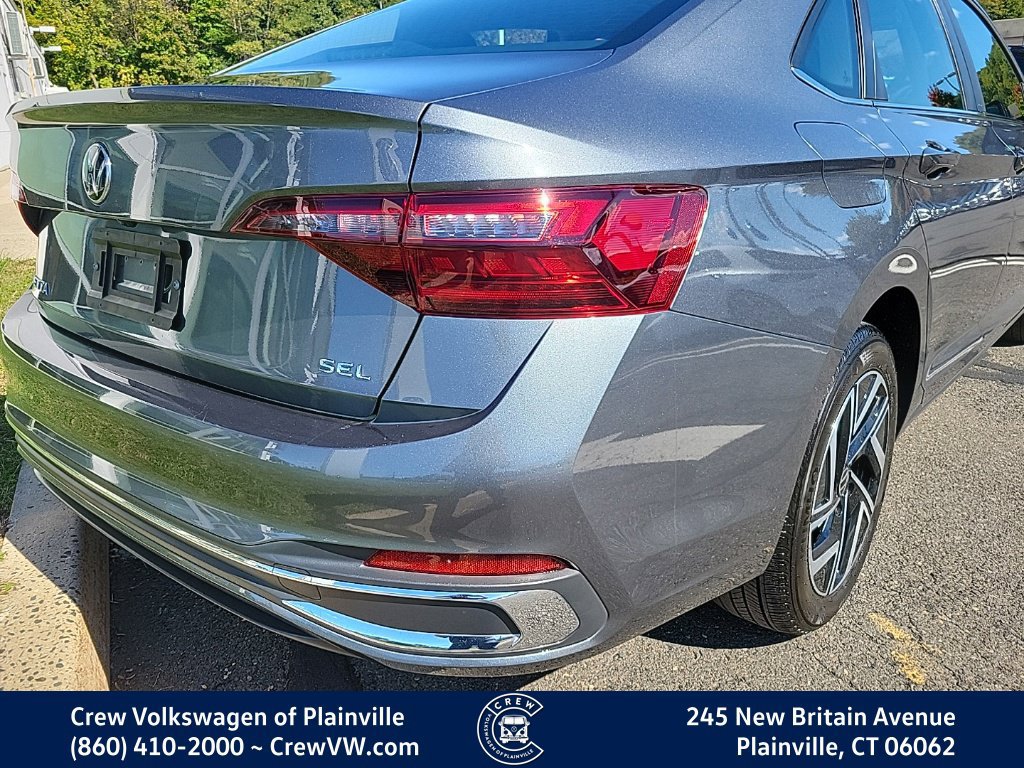 Certified 2024 Volkswagen Jetta SEL FWD image 32