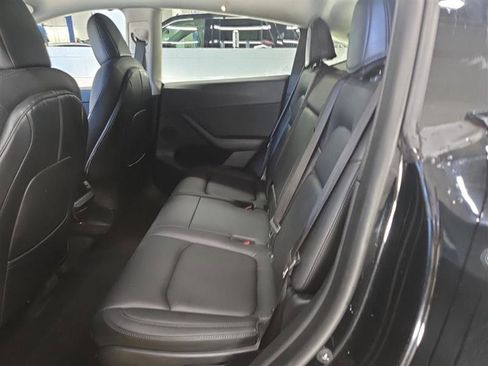 Used 2022 Tesla Model Y Long Range AWD/4WD image 8