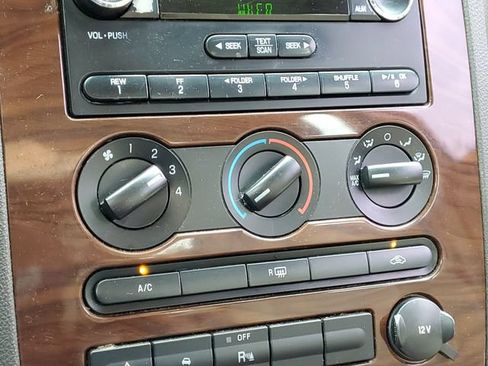 Used 2008 Ford Taurus SEL FWD image 20