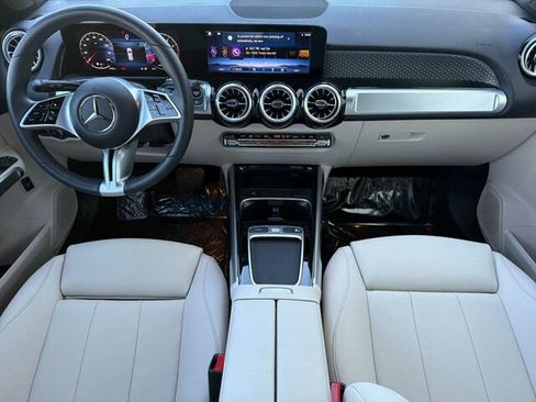 Certified 2025 Mercedes-Benz GLB 250 image 17