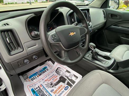 Used 2022 Chevrolet Colorado W/T w/ WT Convenience Package AWD/4WD image 13