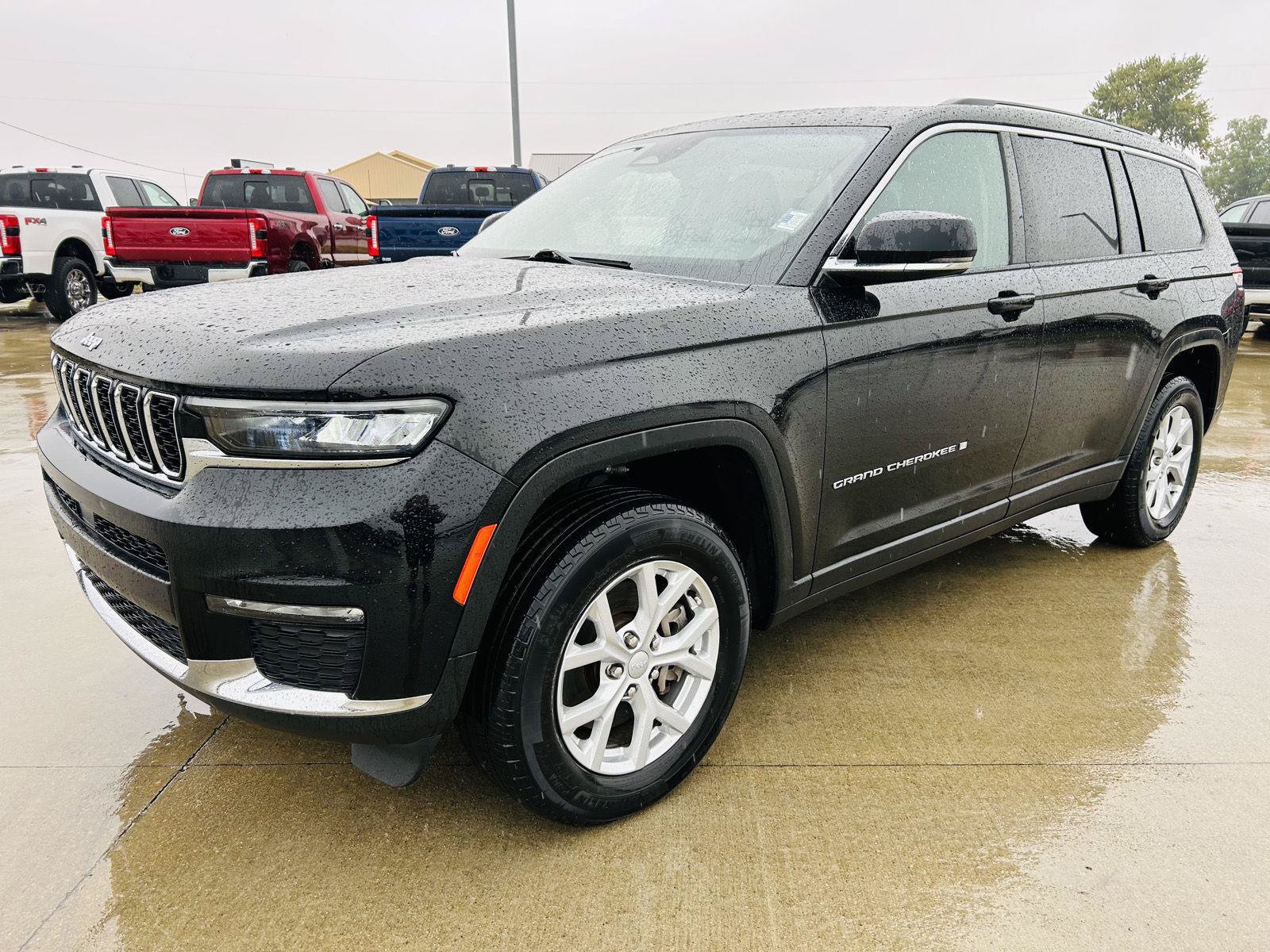 Used 2023 Jeep Grand Cherokee L Limited w/ Trailer Tow Group (B) AWD/4WD image 39