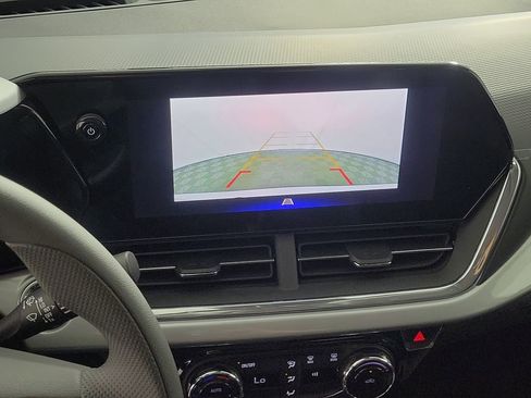 New 2026 Chevrolet Trax LT image 18