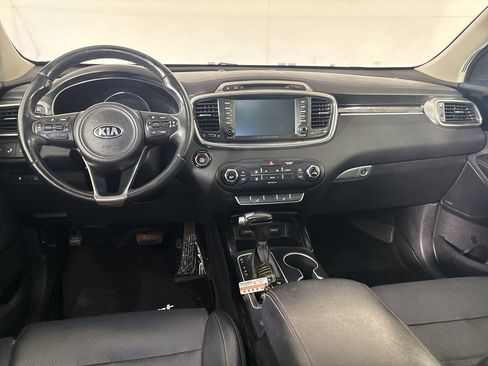 Used 2017 Kia Sorento SX image 29