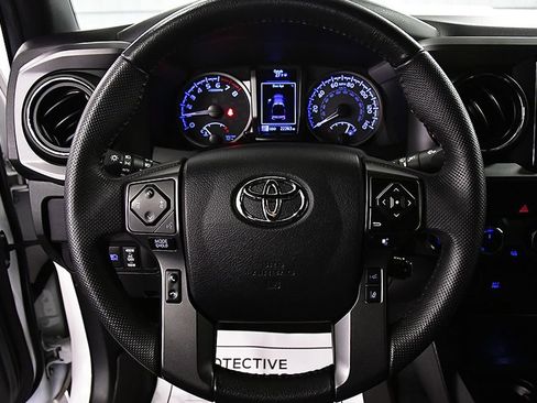 Used 2023 Toyota Tacoma TRD Sport AWD/4WD image 19