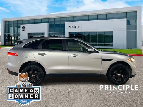 Used 2020 Jaguar F-PACE Premium image 4