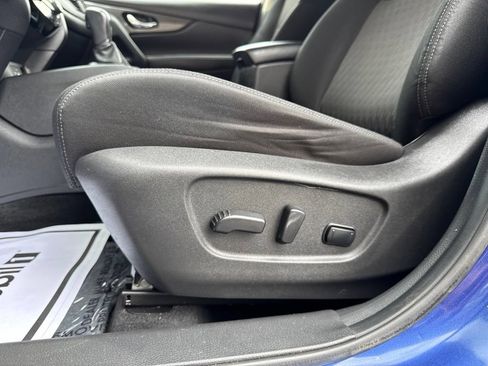 Used 2019 Nissan Rogue SV w/ Premium Package AWD/4WD image 15