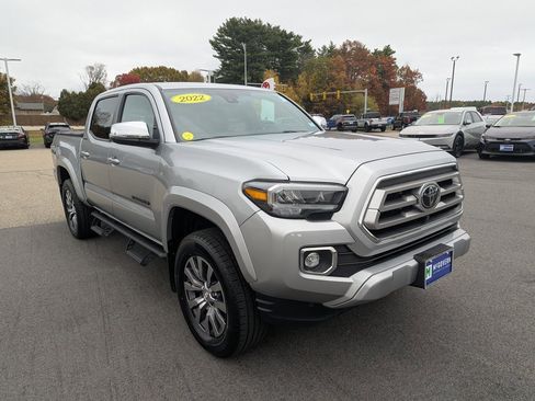 Used 2022 Toyota Tacoma Limited image 8