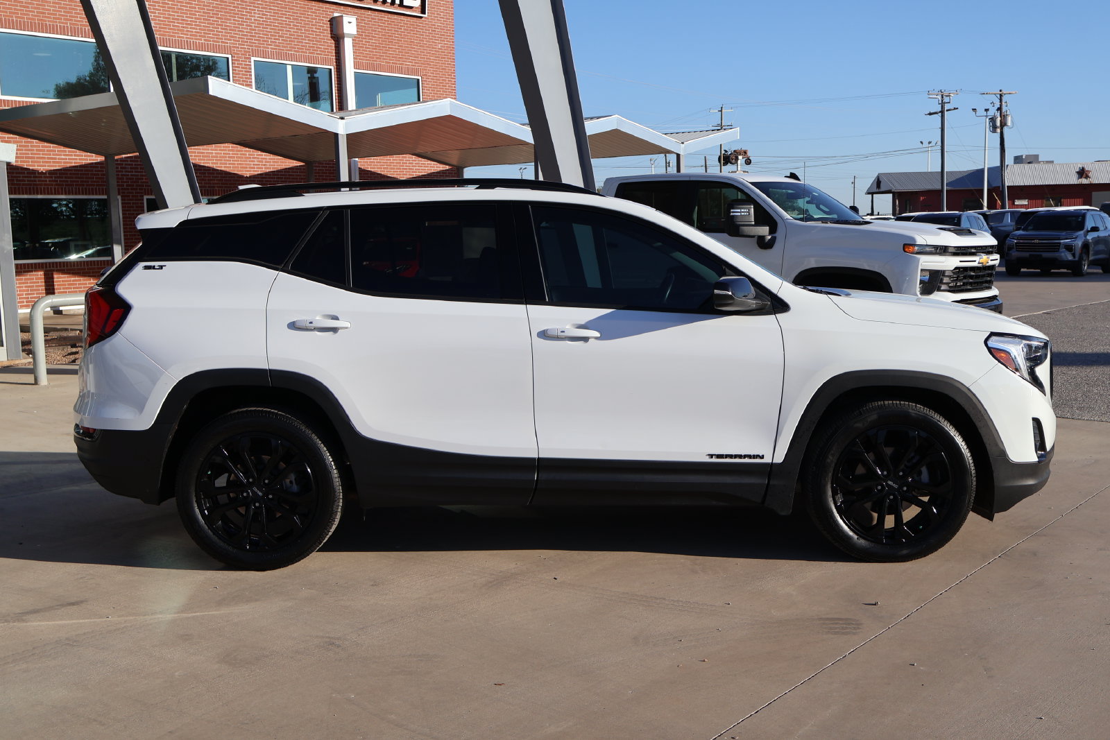 Used 2021 GMC Terrain SLT w/ Elevation Edition FWD image 6