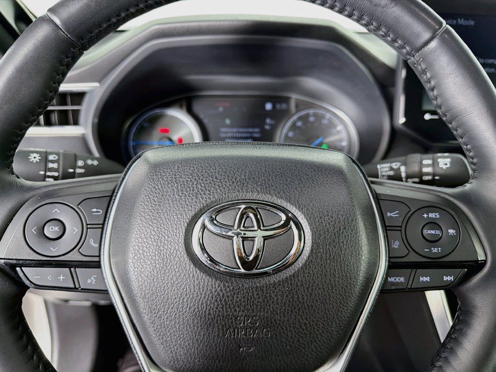 Used 2022 Toyota Venza Limited w/ Advanced Technology Package AWD/4WD image 16