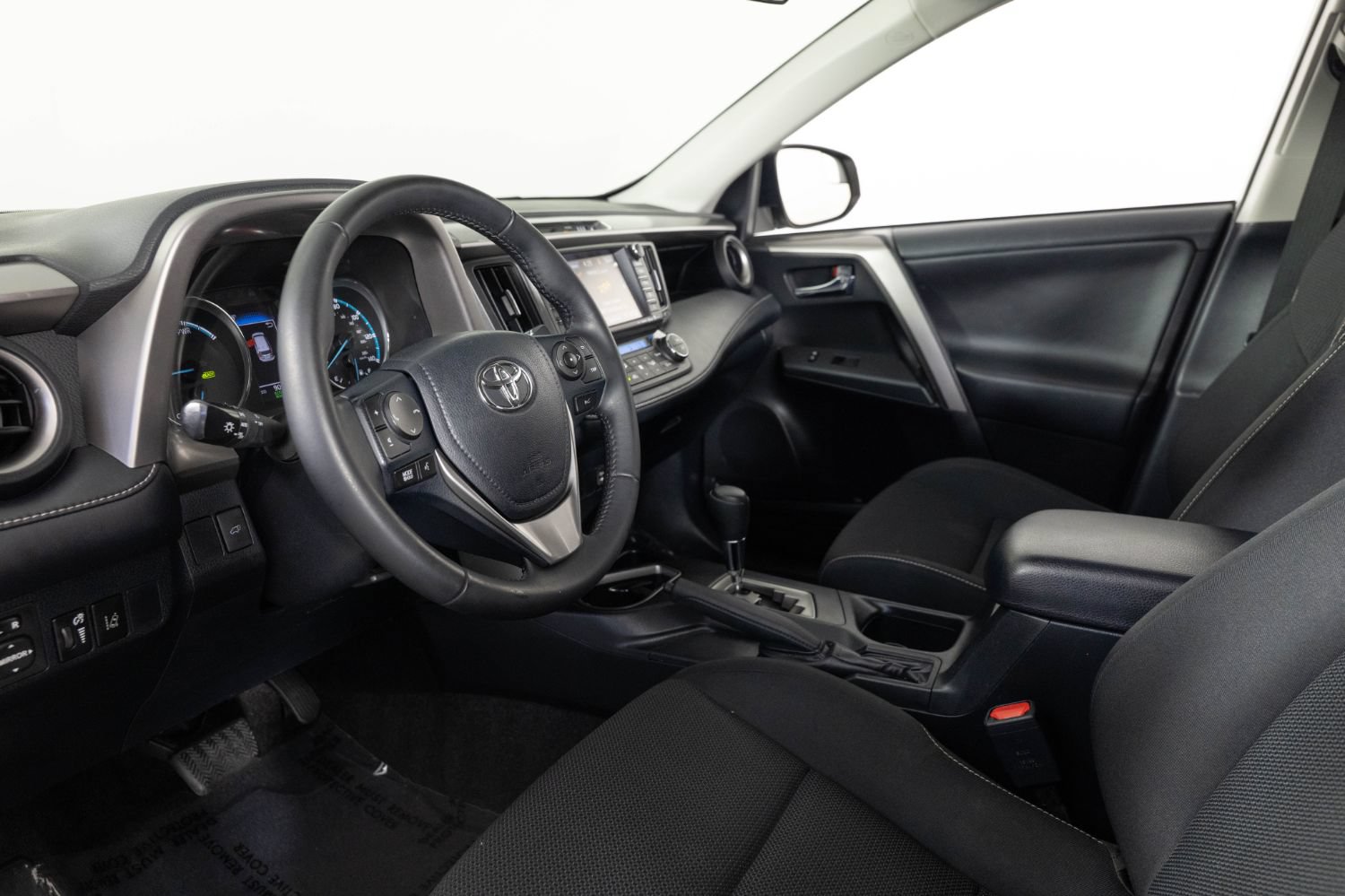 Used 2018 Toyota RAV4 XLE w/ Carpet Mat Package AWD/4WD image 13
