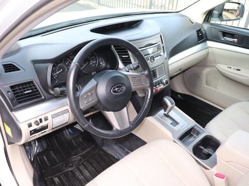 Used 2011 Subaru Outback 2.5i Premium image 12