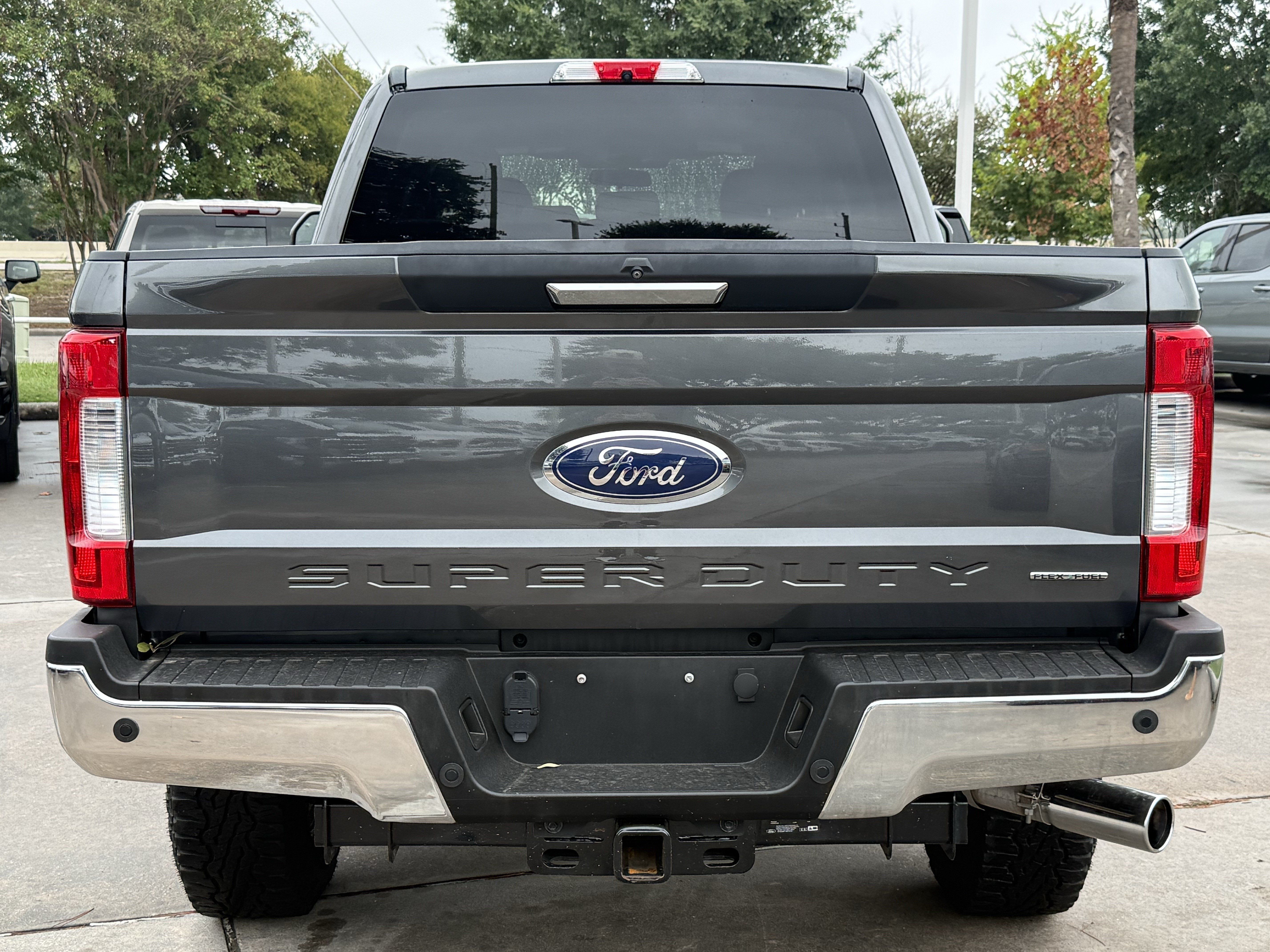Used 2017 Ford F250 XLT w/ XLT Premium Package AWD/4WD image 6