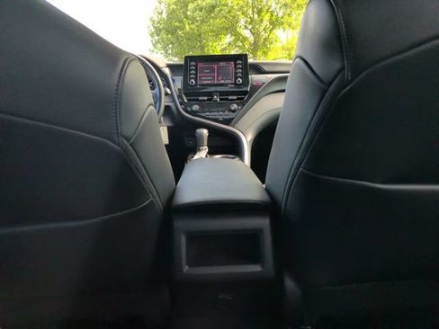 Used 2022 Toyota Camry SE FWD image 31