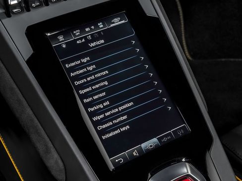 Used 2022 Lamborghini Huracan EVO RWD image 27