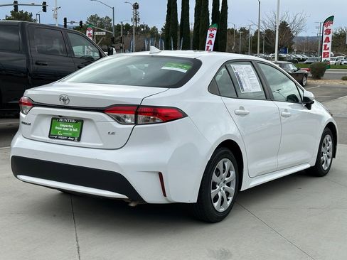 Used 2022 Toyota Corolla LE image 6