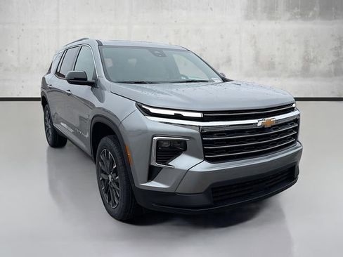 New 2026 Chevrolet Traverse LT w/ Sun and Wheel Package image 3