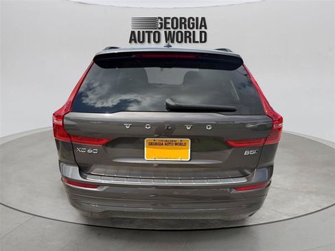Used 2022 Volvo XC60 B5 Momentum w/ Advanced Package AWD/4WD image 30