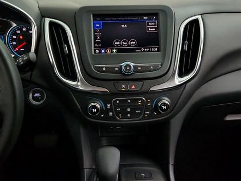Used 2024 Chevrolet Equinox LT image 16