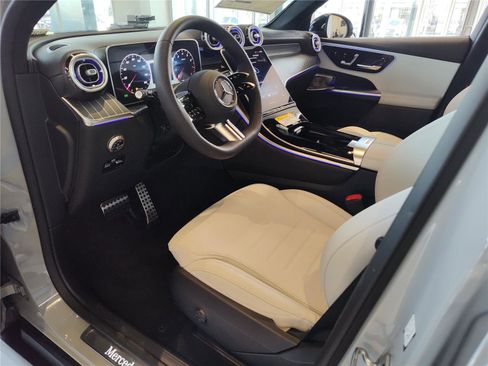 New 2026 Mercedes-Benz GLC 300 image 2
