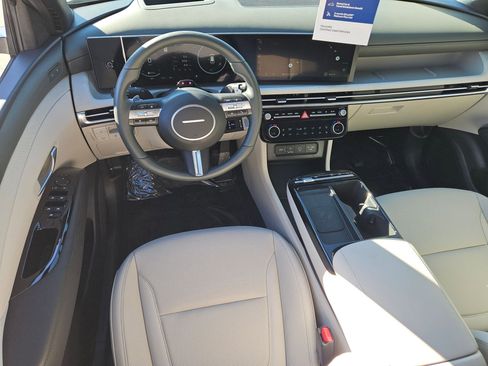 Certified 2025 Hyundai Tucson Limited image 18