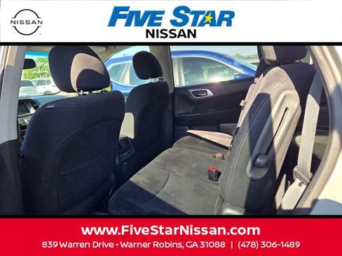 Used 2015 Nissan Pathfinder SV FWD image 6