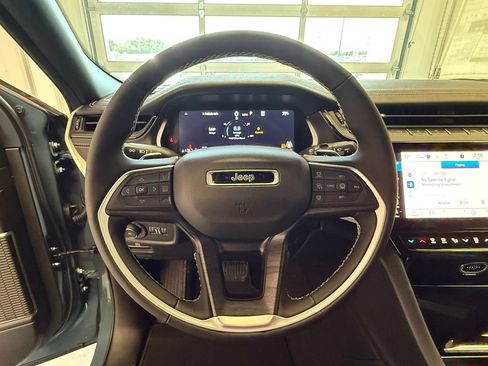 New 2026 Jeep Grand Cherokee L Limited w/ Limited Altitude Package AWD/4WD image 26