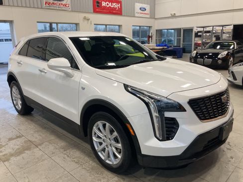 Used 2023 Cadillac XT4 Luxury image 3