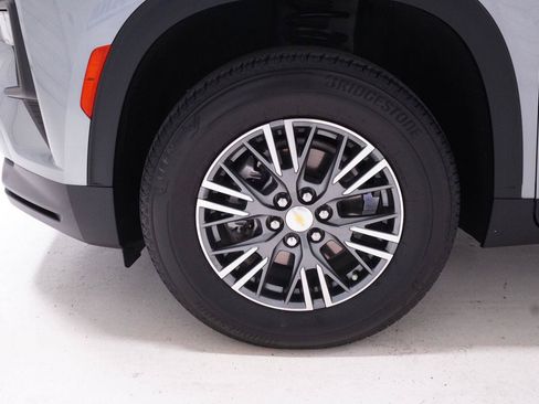Used 2024 Chevrolet Traverse LS FWD image 39