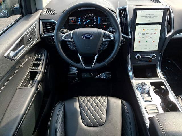 Certified 2023 Ford Edge Titanium AWD/4WD image 12
