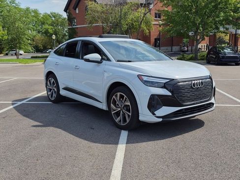 Used 2024 Audi Q4 e-tron Premium Plus w/ Premium Plus AWD/4WD image 3