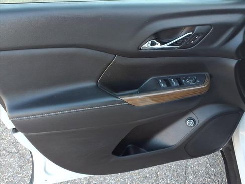 Used 2018 GMC Acadia SLE w/ Driver Alert Package I image 13