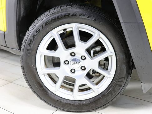 Used 2023 Jeep Renegade Latitude w/ Premium Group AWD/4WD image 13