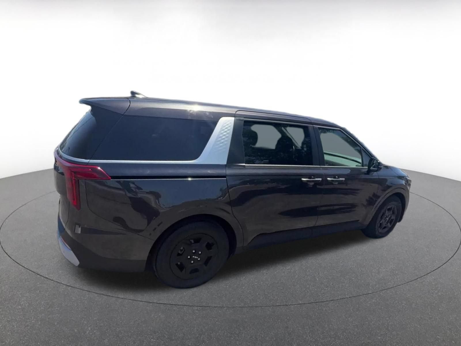 Used 2026 Kia Carnival FWD image 13
