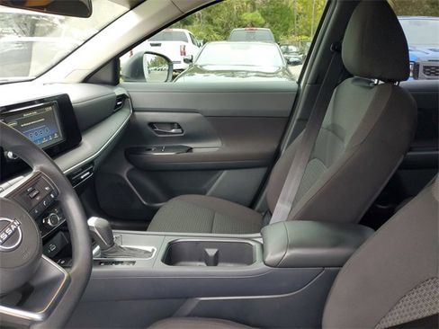 Used 2025 Nissan Kicks S image 10