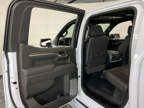 Used 2026 Chevrolet Silverado 1500 High Country w/ Technology Package AWD/4WD image 28